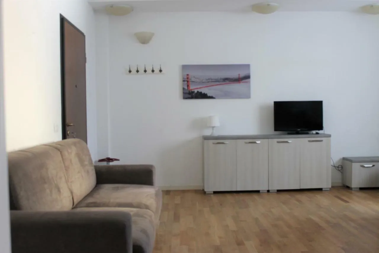 Zubed Apartments-Via Carlo Farini Milan Italy