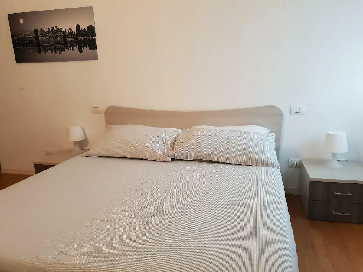 Zubed Apartments-Via Carlo Farini Milan