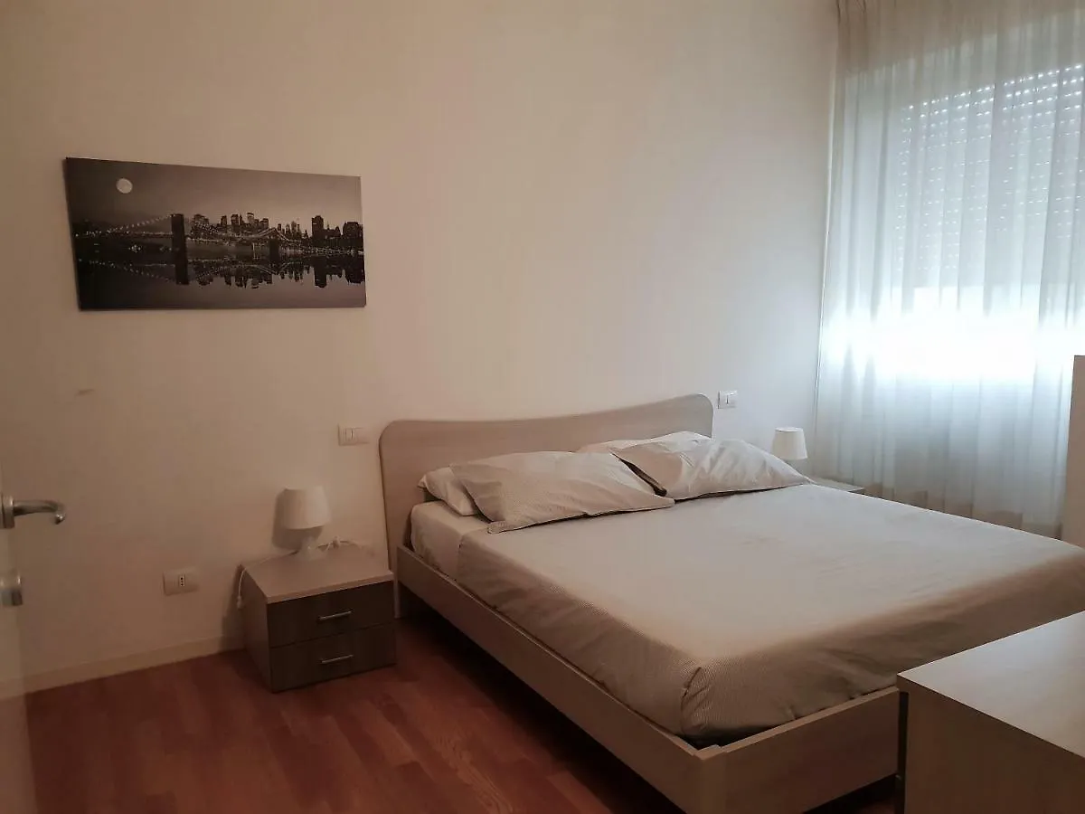 Zubed Apartments-Via Carlo Farini Milan 0*,